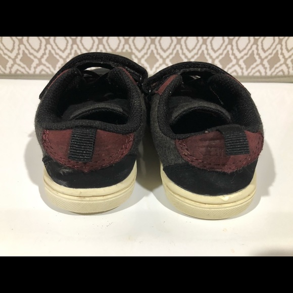 Carters Toddler Sneakers Size 7 - Picture 4 of 4